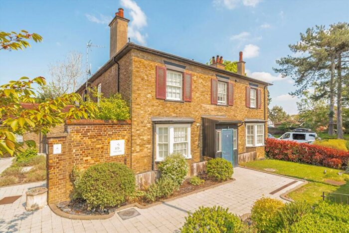 2 Bedroom Flat To Rent In Stanmore Hill, Stanmore, HA7