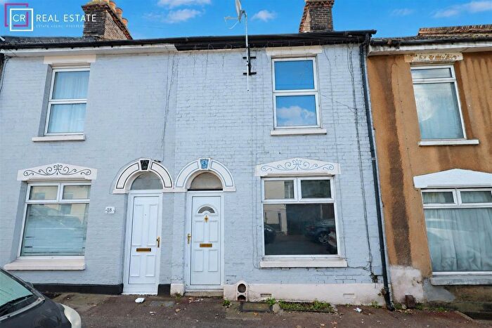 2 Bedroom Terraced House For Sale In Thorold Road, Chatham, ME5