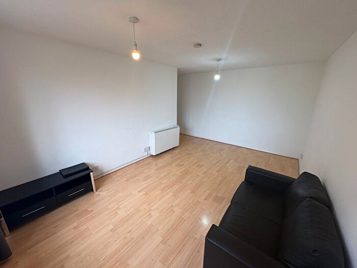 2 Bedroom Flat To Rent In Bedroom Flat – Greenslade Road, Barking, IG11