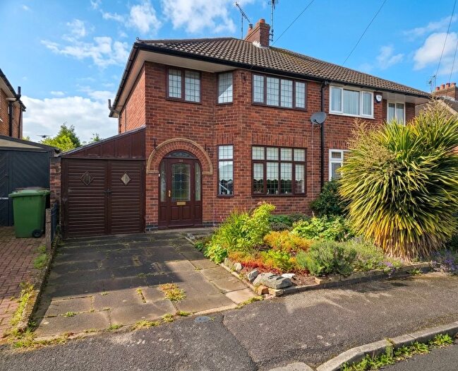 3 Bedroom Semi Detached House For Sale In Bellairs Avenue, Bedworth, Warwickshire, CV12