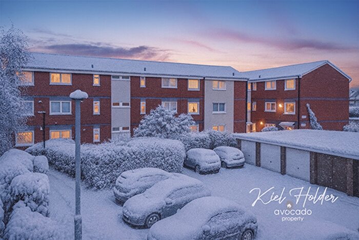 2 Bedroom Apartment For Sale In Westerham Walk, Reading, Berkshire, RG2