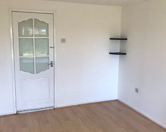 1 Bedroom Flat To Rent In Clyde House, The Furlongs, Hamilton, ML3