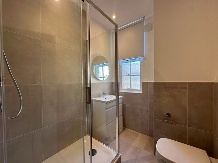 2 Bedroom Flat To Rent In Portland Street, Walworth Village, SE17