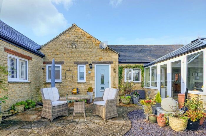 2 Bedroom Bungalow For Sale In Jackaments, Kemble, Cirencester, Gloucestershire, GL7