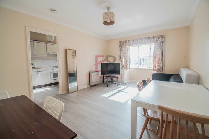 1 Bedroom Apartment To Rent In Sloane Court, Jesmond, Newcastle Upon Tyne, NE2