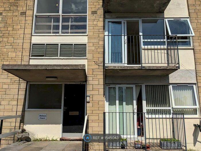 2 Bedroom Flat To Rent In Holmes Grove, Bristol, BS9