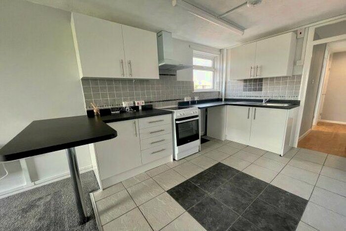 1 Bedroom Flat To Rent In Kestrel House, Gillingham, ME7
