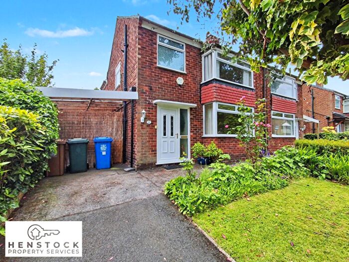 3 Bedroom Semi-Detached House For Sale In Emerson Drive, Middleton, Manchester, M24