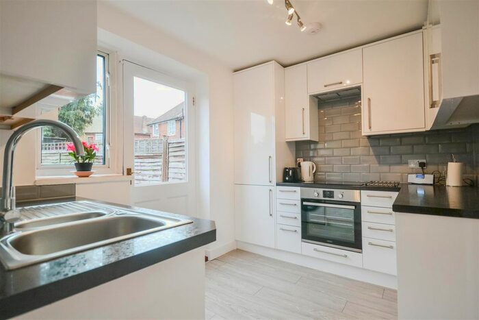 2 Bedroom Terraced House To Rent In Flaxley Road, Morden, SM4