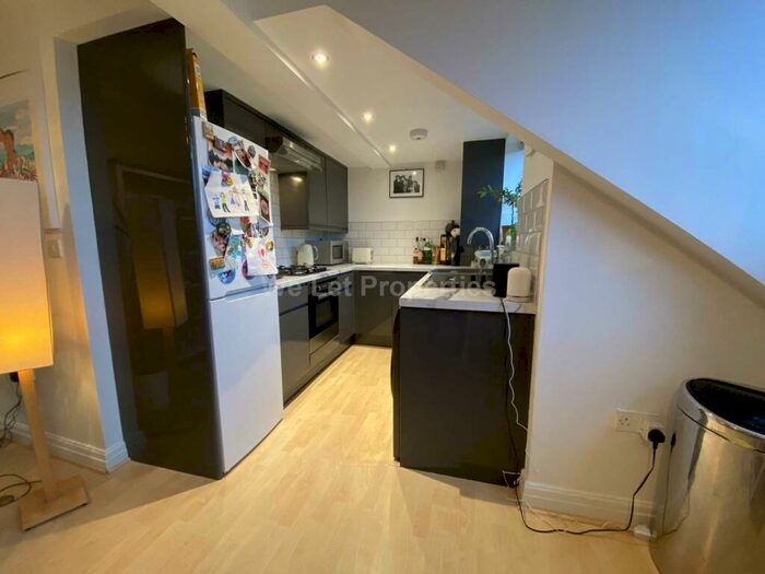2 Bedroom Apartment To Rent In Fairway House, Chorlton Cum Hardy, M21