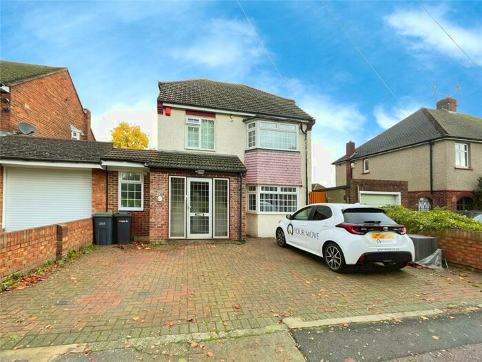 3 Bedroom Link Detached House To Rent In Masefield Road, Northfleet, Gravesend, Kent, DA11