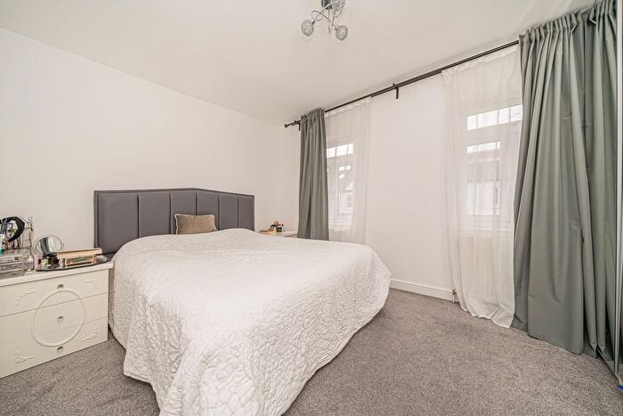 2 Bedroom Terraced House For Sale In Andover Road, Twickenham, TW2