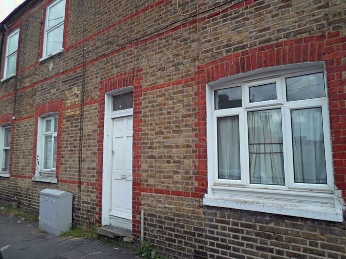 2 Bedroom Flat To Rent In Oxford Road, Reading, Berkshire, RG30
