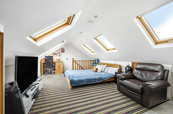 4 Bedroom Detached House For Sale In Sword Gardens, Rushy Platt, Swindon, SN5