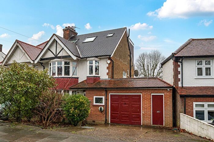5 Bedroom Semi Detached House For Sale In Friary Road, London, N12