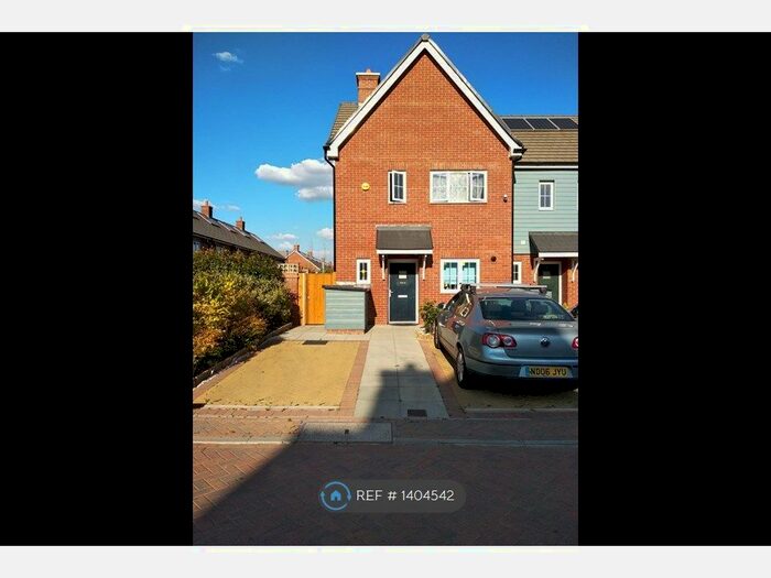 3 Bedroom End Of Terrace House To Rent In Twist Way, Slough, SL2