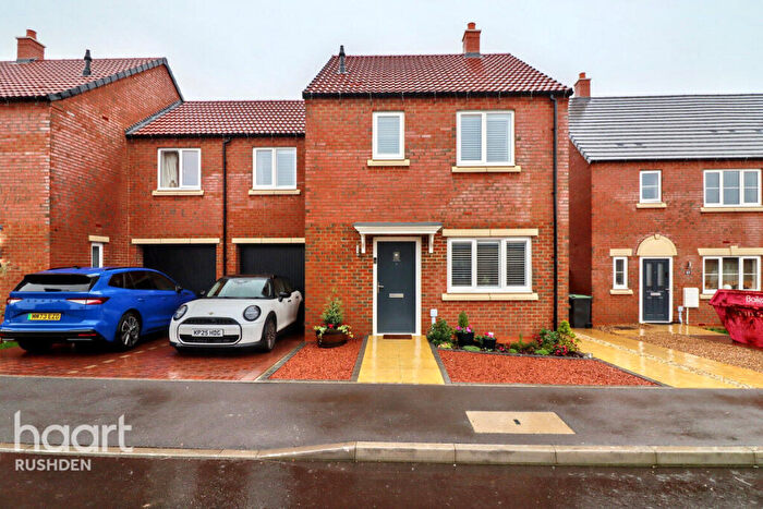 3 Bedroom End Of Terrace House For Sale In Bamford Lane, Wellingborough, NN9