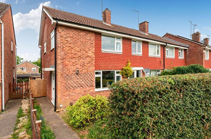 3 Bedroom Terraced House For Sale In Manor Walk, Thornbury, BS35