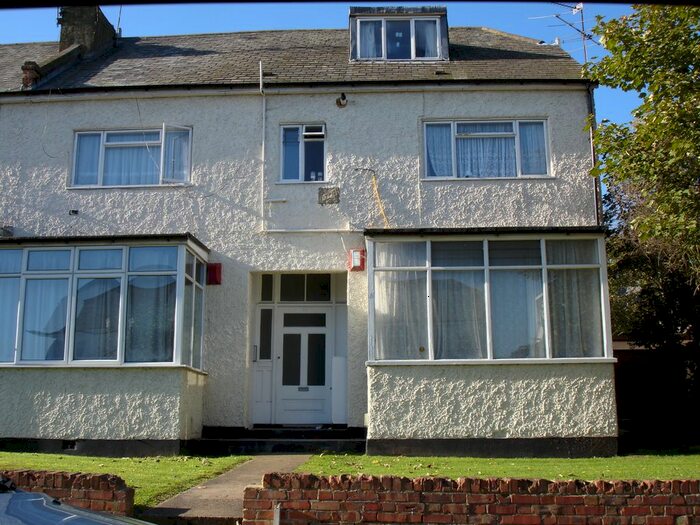 2 Bedroom Flat To Rent In Sunny Gardens Road, Hendon, London, NW4