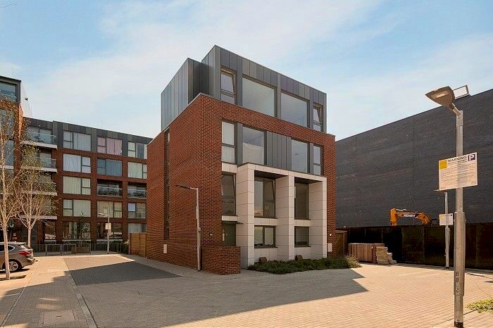 4 Bedroom Semi-Detached House To Rent In Fergusson Mews, London, SW4