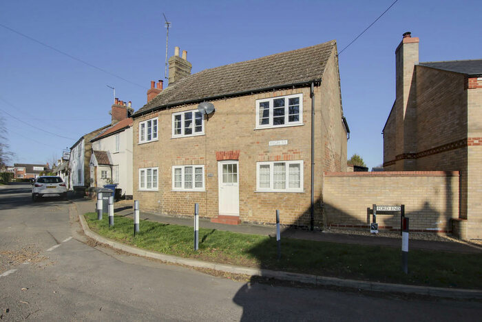 2 Bedroom Detached House To Rent In High Street, Hail Weston, PE19