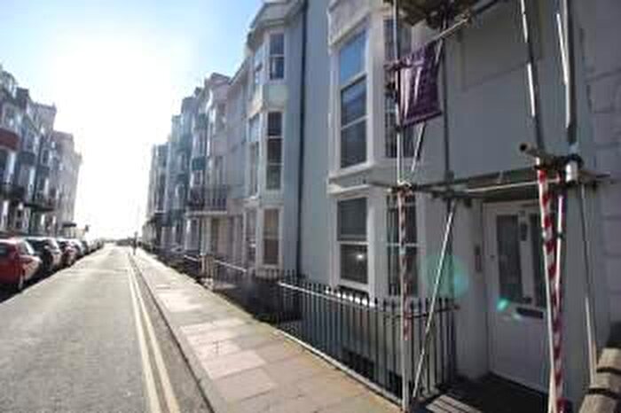 Flat To Rent In Broad Street, Brighton, East Sussex, BN2