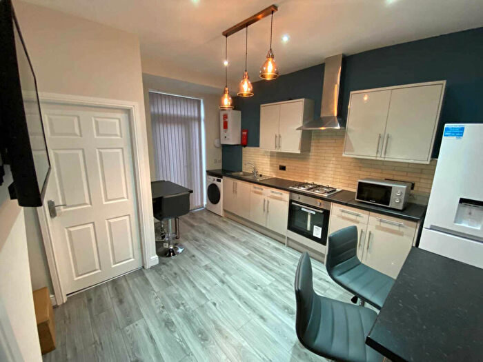 4 Bedroom House To Rent In Littleton Road, Salford, M7