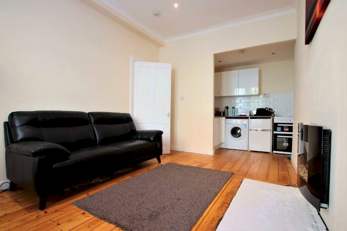 1 Bedroom Flat To Rent In Bryson Road, Polwarth, Edinburgh, EH11