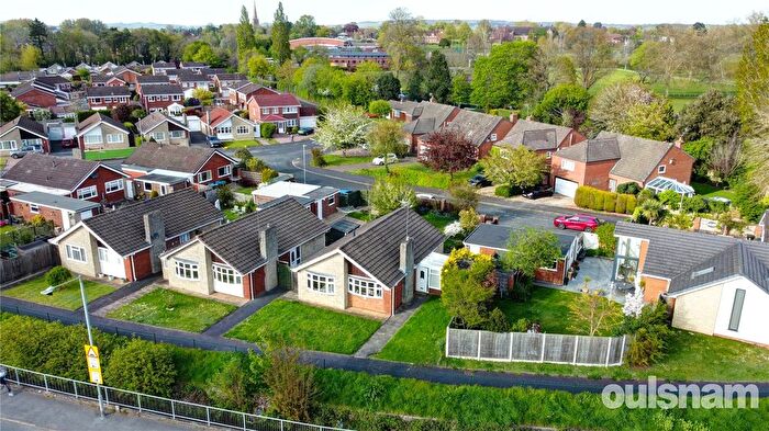 2 Bedroom Bungalow For Sale In Yeomans Walk, Bromsgrove, Worcestershire, B60