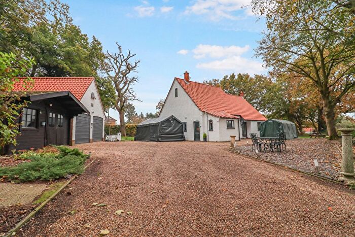 3 Bedroom Detached Bungalow For Sale In Woodcock Road, Wretham, Thetford, Norfolk, IP24