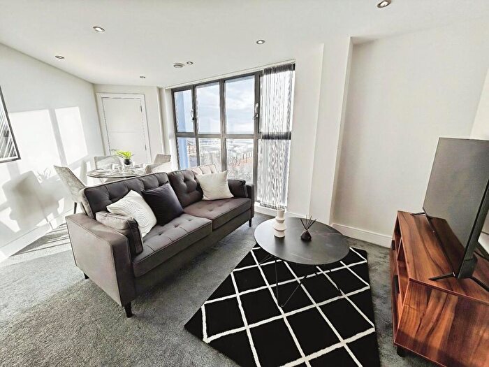 2 Bedroom Flat To Rent In Crown Point Road, Hunslet, Leeds, West Yorkshire, LS10