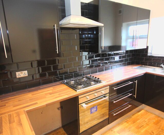 3 Bedroom Terraced House To Rent In Shaw Road, Stockport, Cheshire, SK4