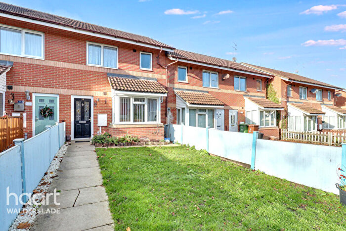 2 Bedroom Terraced House For Sale In Churchill Avenue, Chatham, ME5