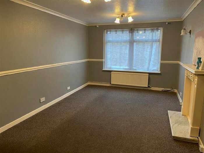 2 Bedroom Apartment To Rent In Juniper Way, Hayes, UB3