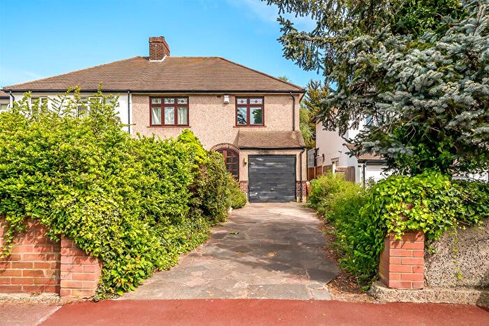 4 Bedroom Semi Detached House For Sale In Avery Hill Road, SE9