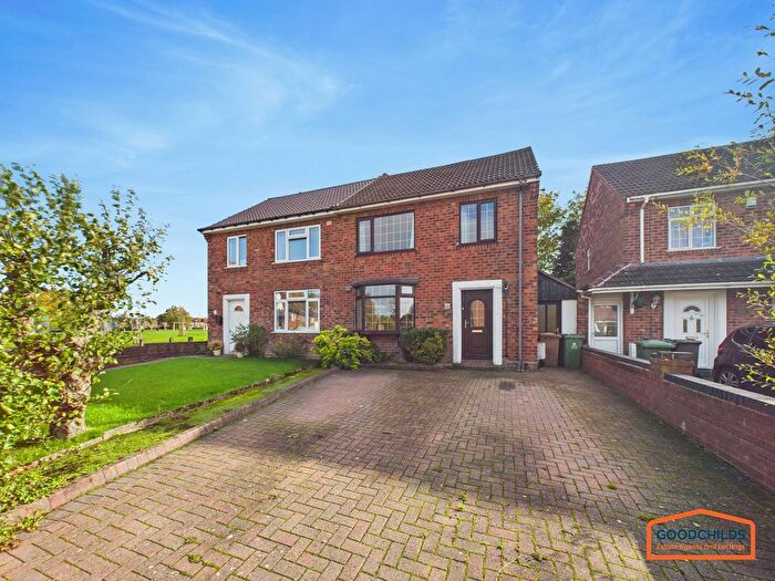 3 Bedroom Semi Detached House For Sale In Woodlands Crescent, Pelsall, WS3