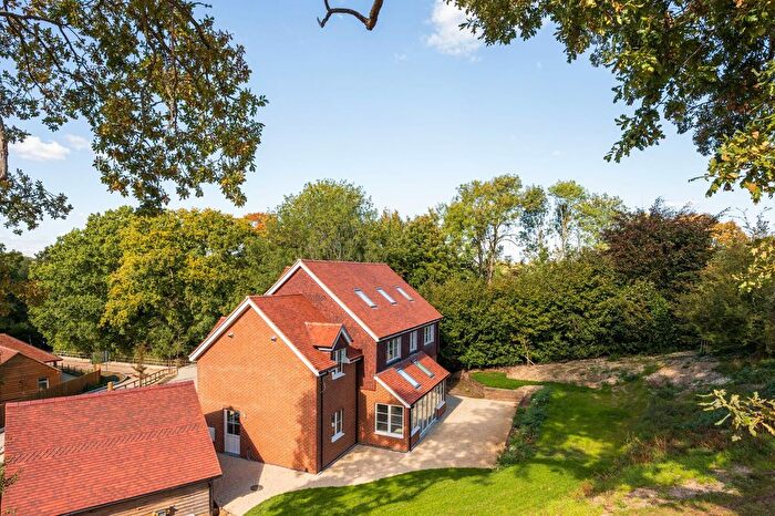 5 Bedroom Detached House For Sale In Oak Tree Drive, Newtown, RG20