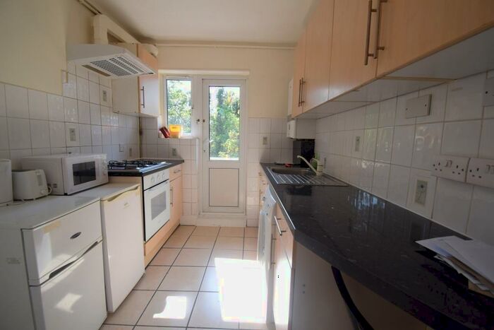2 Bedroom Flat To Rent In Nicoll Road, London, NW10
