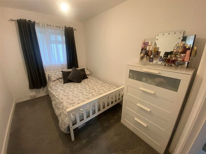 1 Bedroom Flat To Rent In Vicarage Lane, Gravesend, DA12