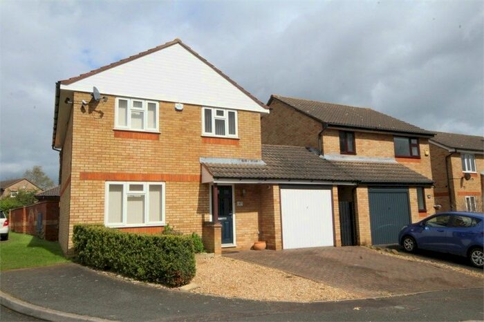 4 Bedroom Detached House To Rent In Bank View, Northampton, NN4