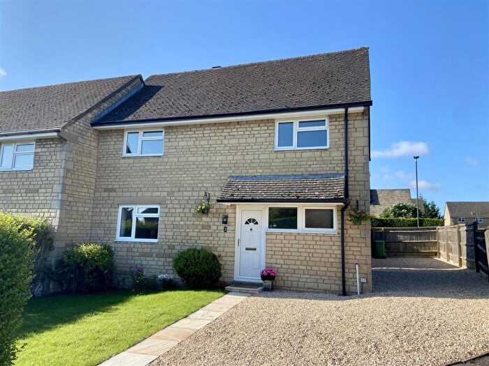 4 Bedroom End Of Terrace House For Sale In Fisher Close, Stow-on-the-Wold, GL54