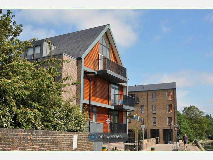 2 Bedroom Flat To Rent In Stop Lock, London, E3