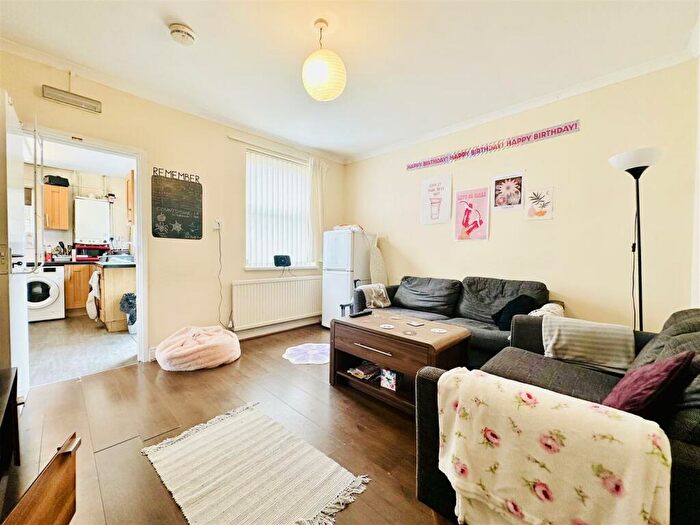 5 Bedroom House To Rent In Sherwin Grove, Nottingham, NG7