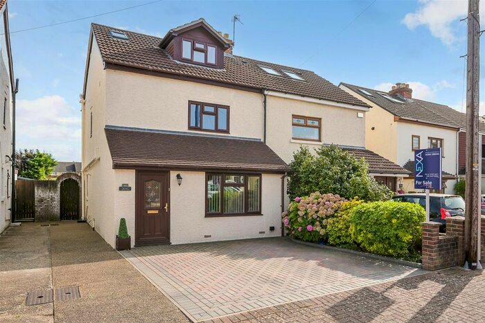 4 Bedroom Semi Detached House For Sale In Second Avenue, Farlington, Portsmouth, PO6