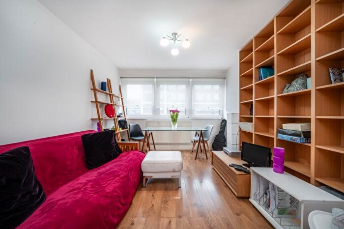 1 Bedroom Flat To Rent In Livermere Road, Hackney, London, E8