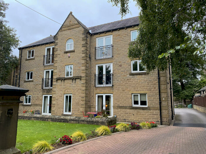 2 Bedroom Apartment To Rent In Gledholt Road, Huddersfield, West Yorkshire, HD1