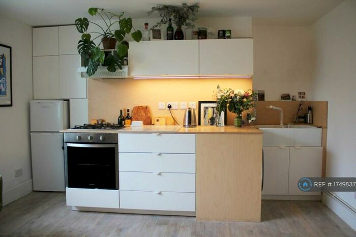 1 Bedroom Flat To Rent In Peckham Hill Street, London, SE15