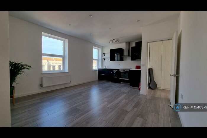 3 Bedroom Flat To Rent In Cliftonville, Margate, CT9