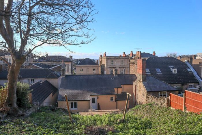 3 Bedroom Apartment To Rent In Hill Road, Clevedon, BS21