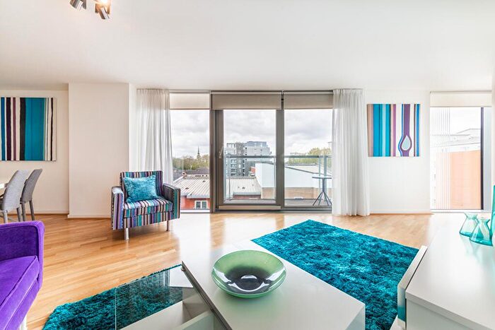 3 Bedroom Flat To Rent In Little Thames Walk, Greenwich, SE8